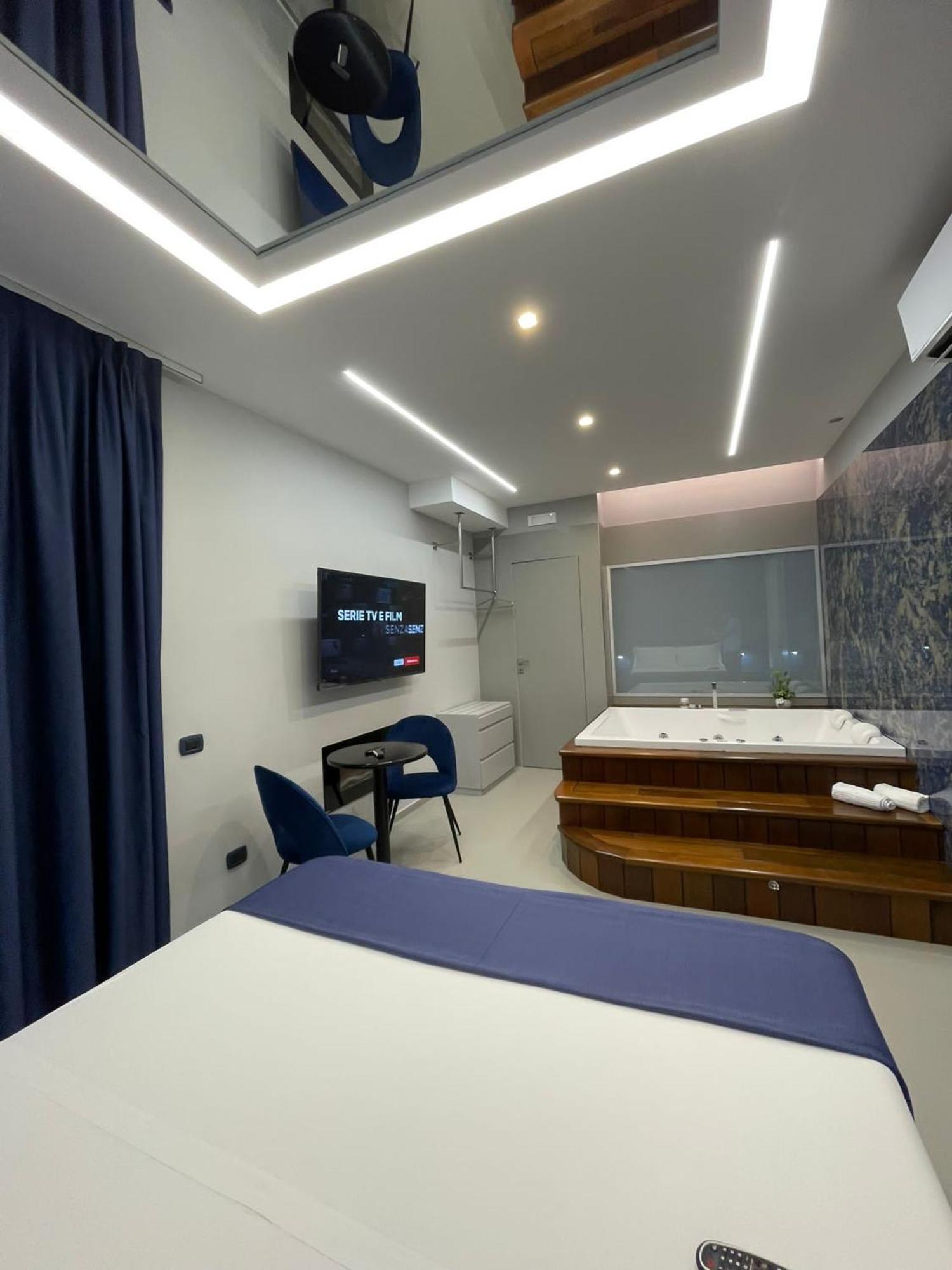 Hotel 2000 Giugliano In Campania Esterno foto