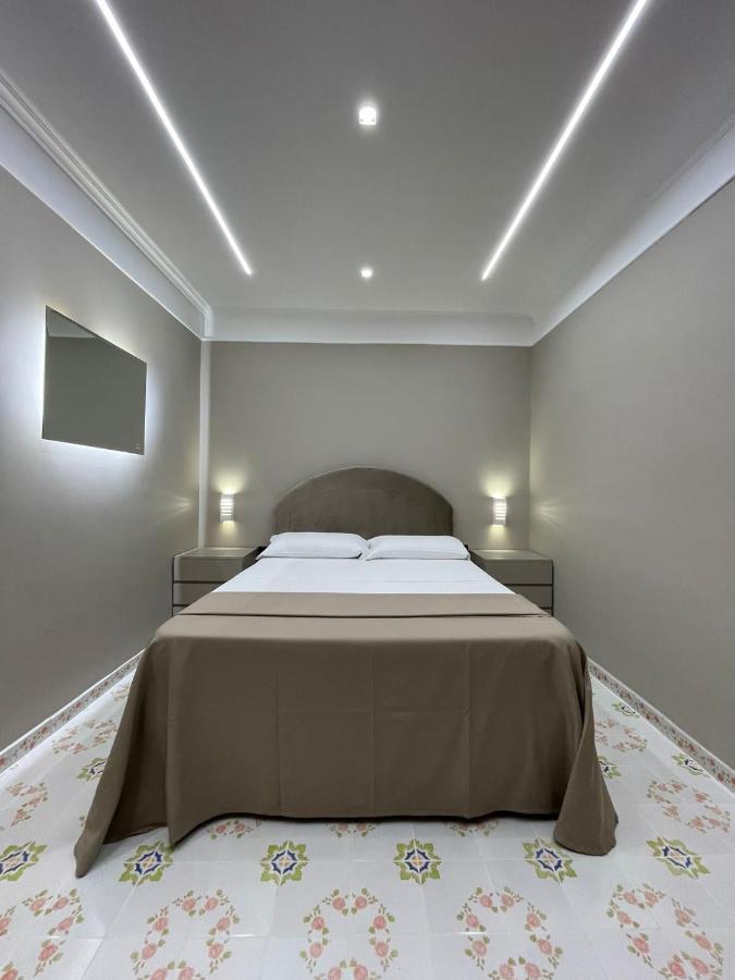 Hotel 2000 Giugliano In Campania Esterno foto