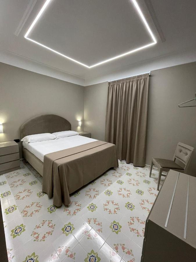 Hotel 2000 Giugliano In Campania Esterno foto