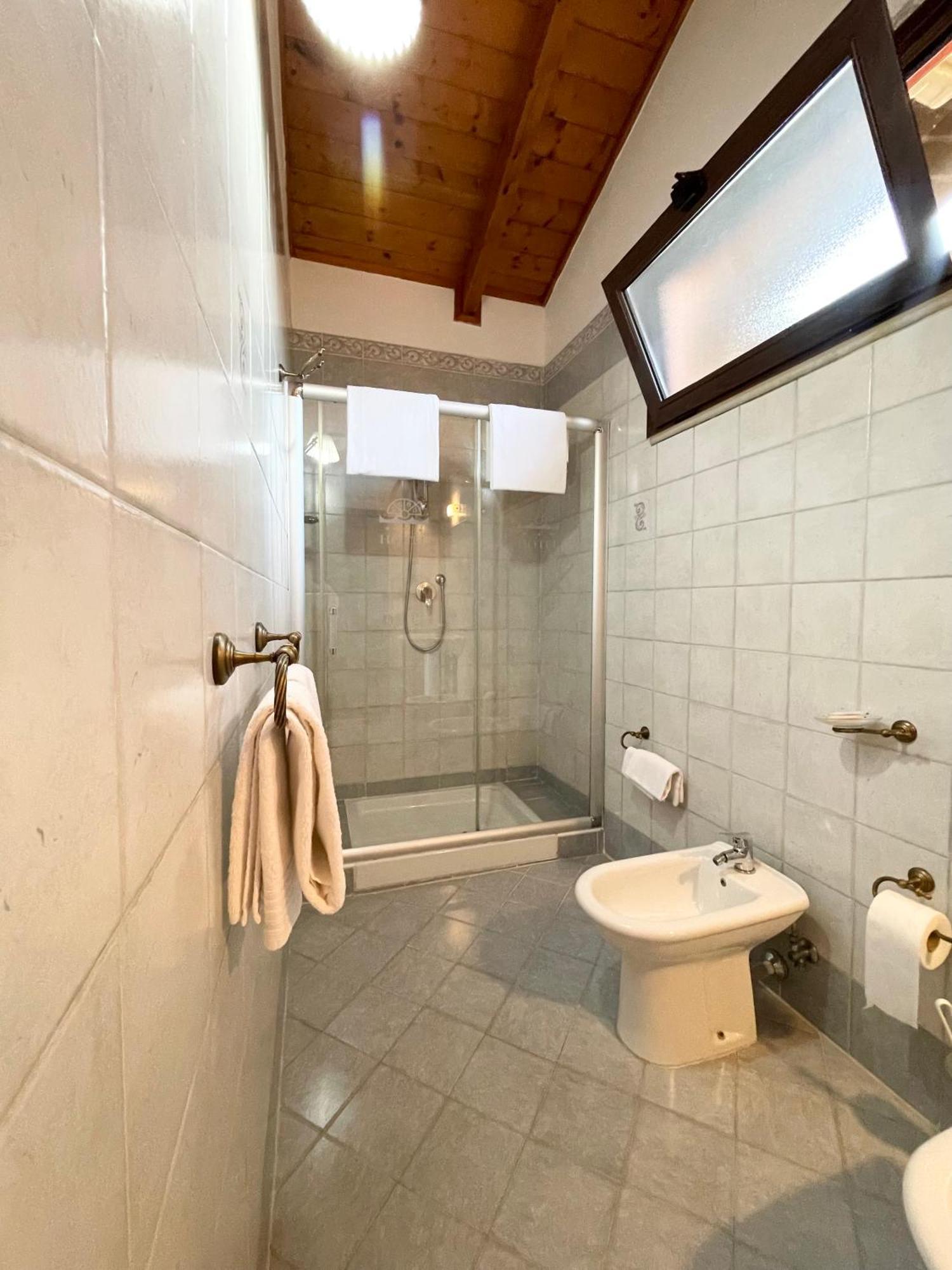 Hotel 2000 Giugliano In Campania Esterno foto