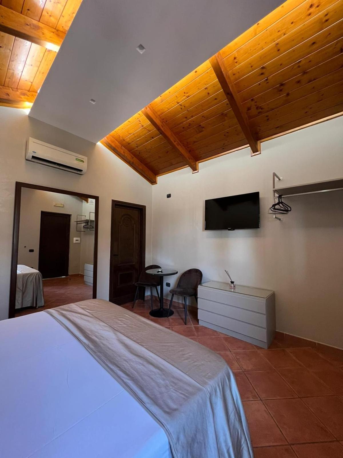 Hotel 2000 Giugliano In Campania Esterno foto