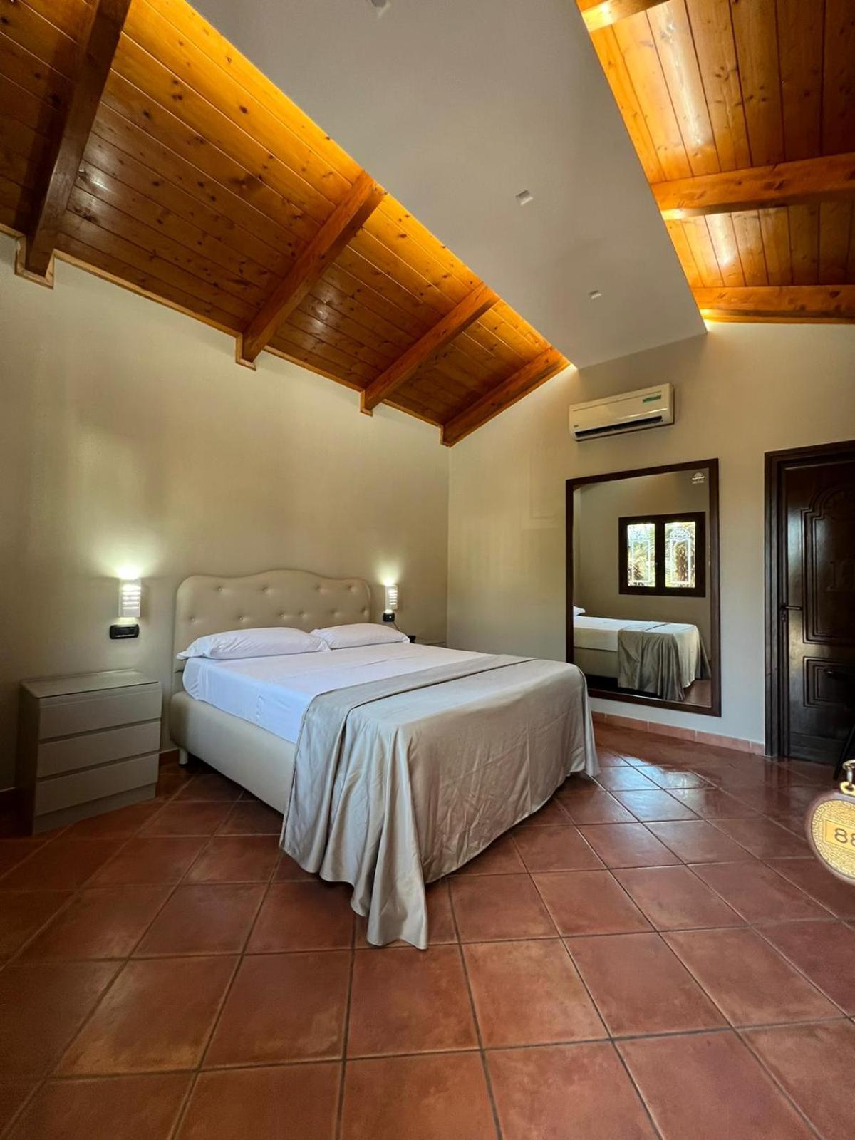 Hotel 2000 Giugliano In Campania Esterno foto