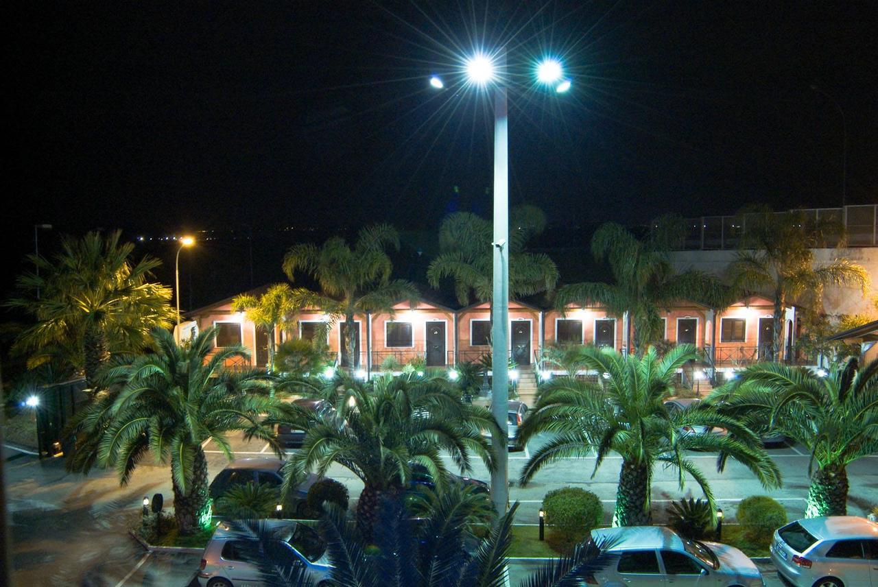 Hotel 2000 Giugliano In Campania Esterno foto