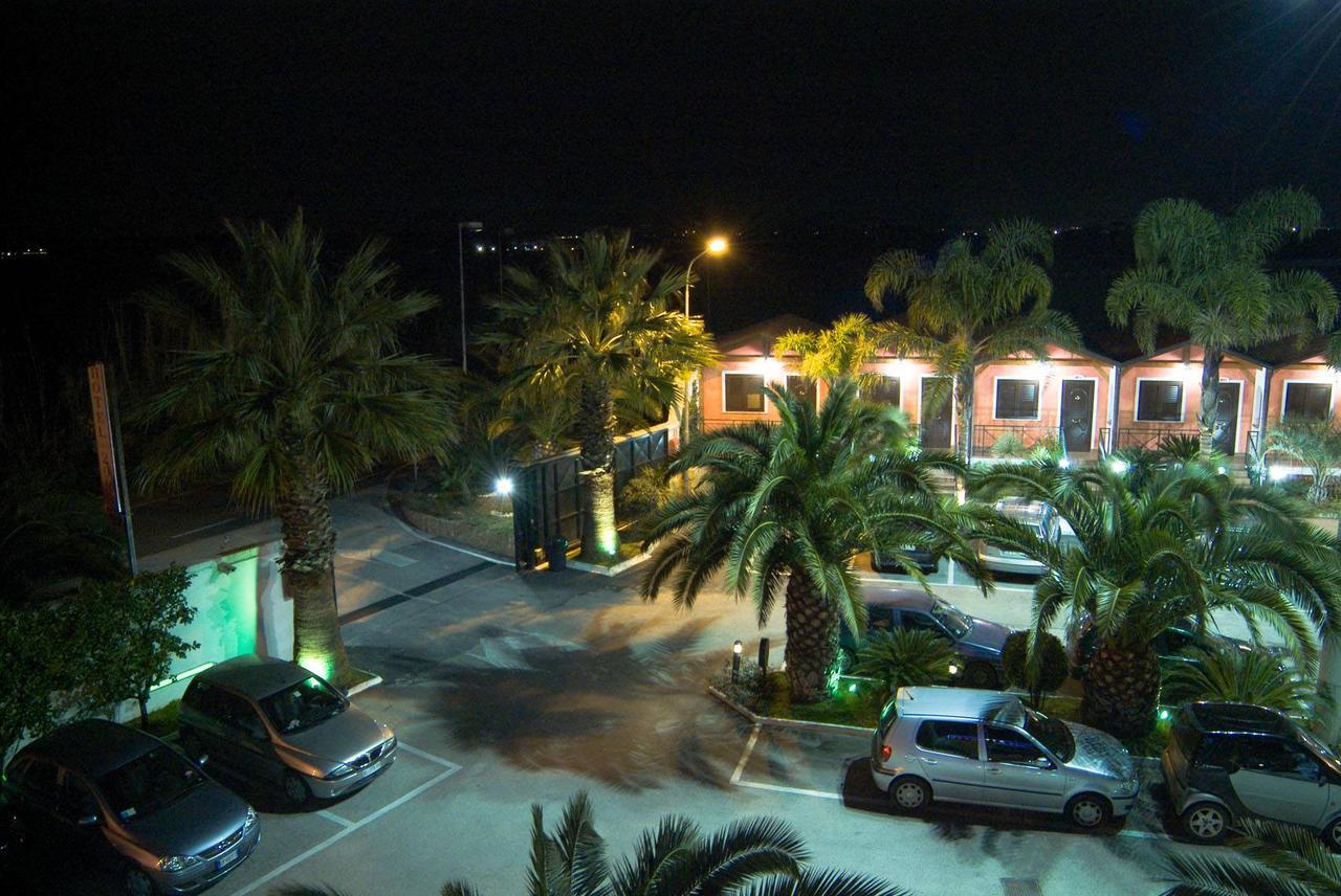 Hotel 2000 Giugliano In Campania Esterno foto