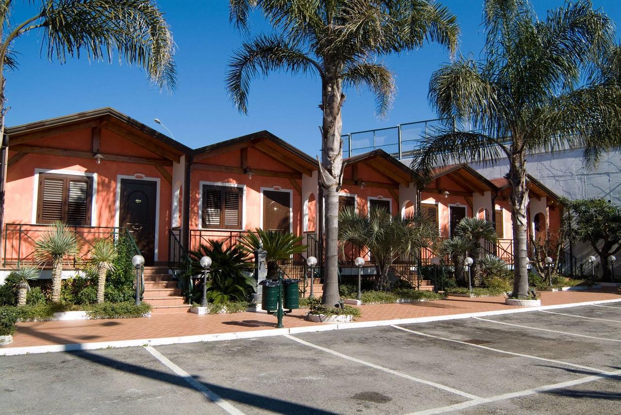 Hotel 2000 Giugliano In Campania Esterno foto