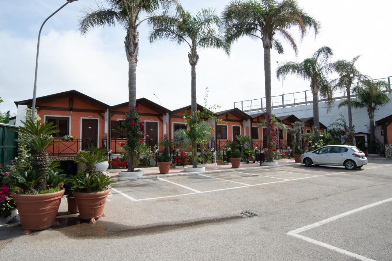 Hotel 2000 Giugliano In Campania Esterno foto