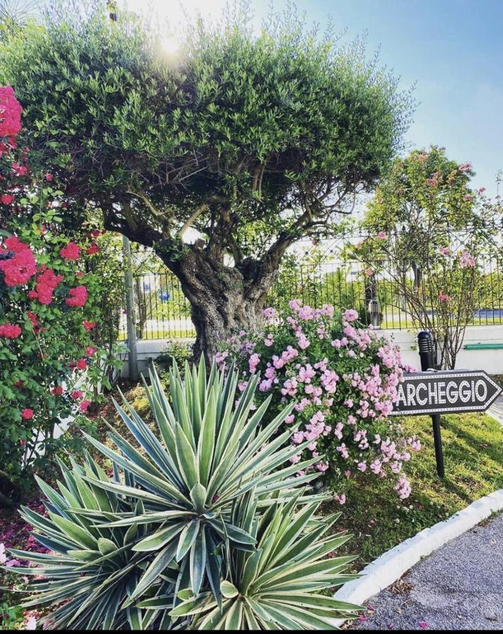 Hotel 2000 Giugliano In Campania Esterno foto