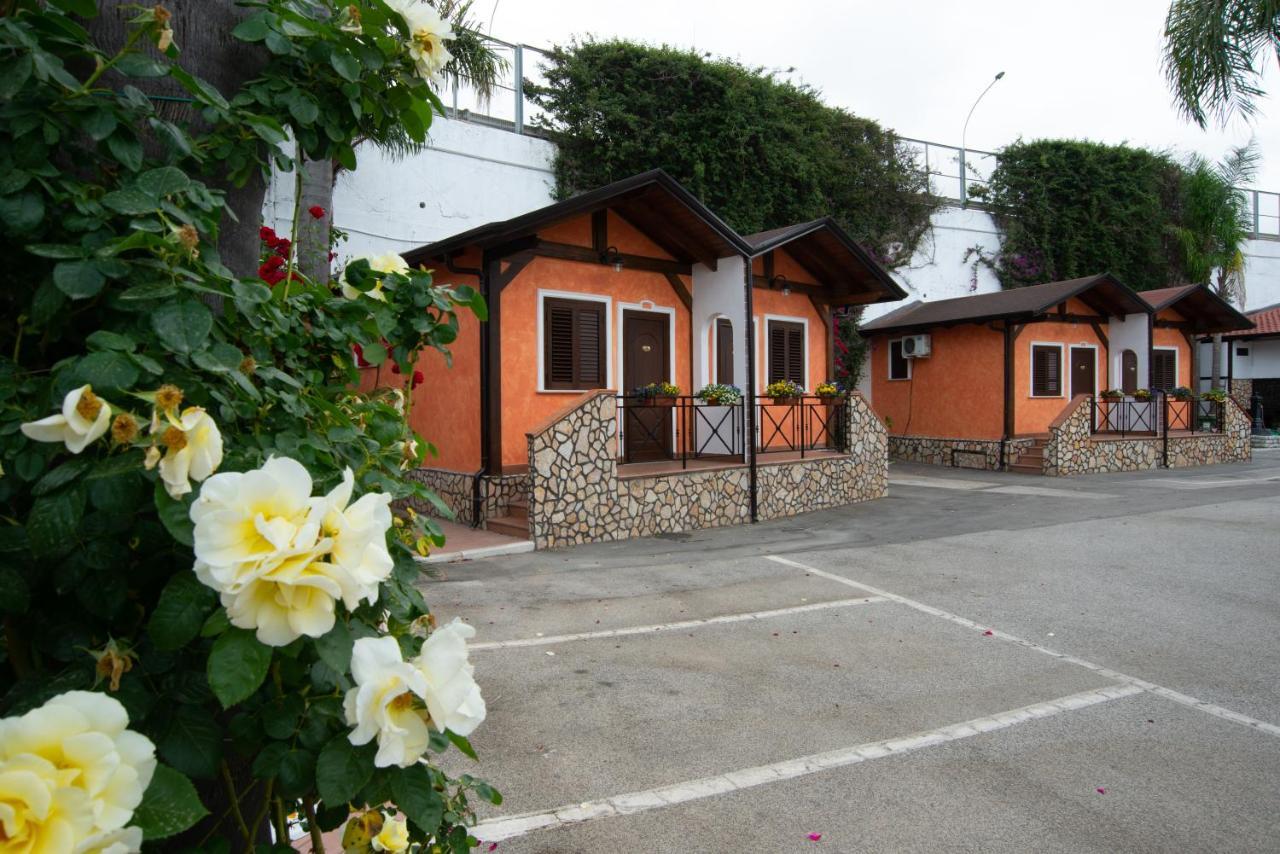 Hotel 2000 Giugliano In Campania Esterno foto